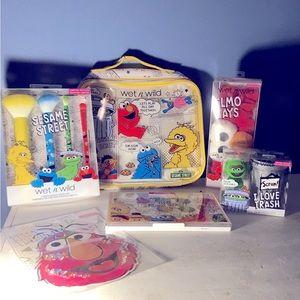 Wet n Wild Sesame Street Lot 7 items Eyeshadow Sponge Brush Set Jewel Headband
